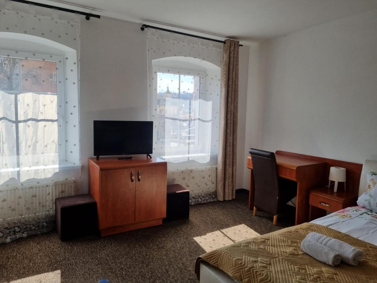 مبيت وإفطار كوادسكوم Przy Zelaznym Moscie المظهر الخارجي الصورة
