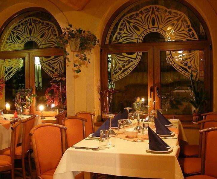 مبيت وإفطار كوادسكوم Przy Zelaznym Moscie المظهر الخارجي الصورة